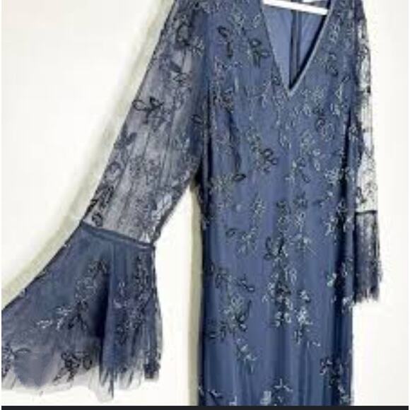 Mac Duggal NWT V-Neck Navy Gown Size 16 Beaded Ruffle Bell Sleeve Formal - Picture 5 of 9